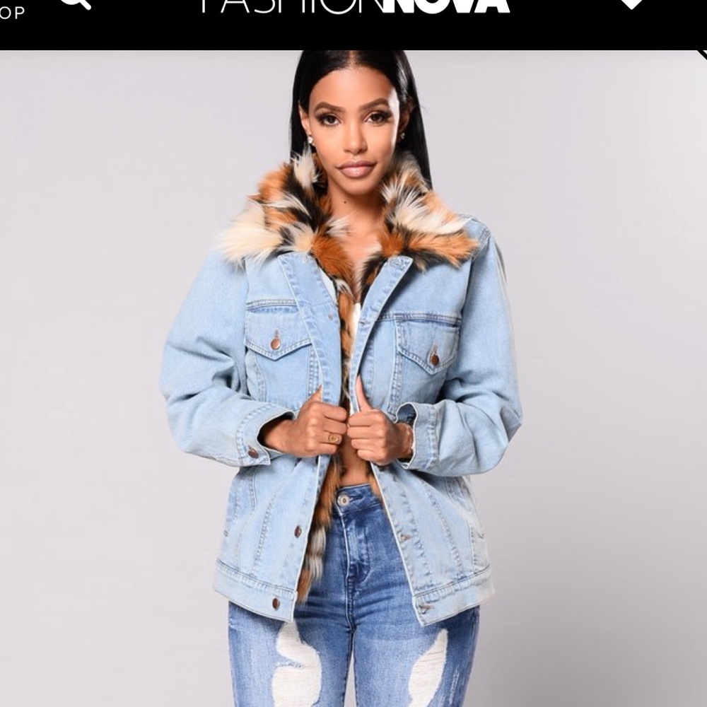 Jean Jacket w faux fur detail